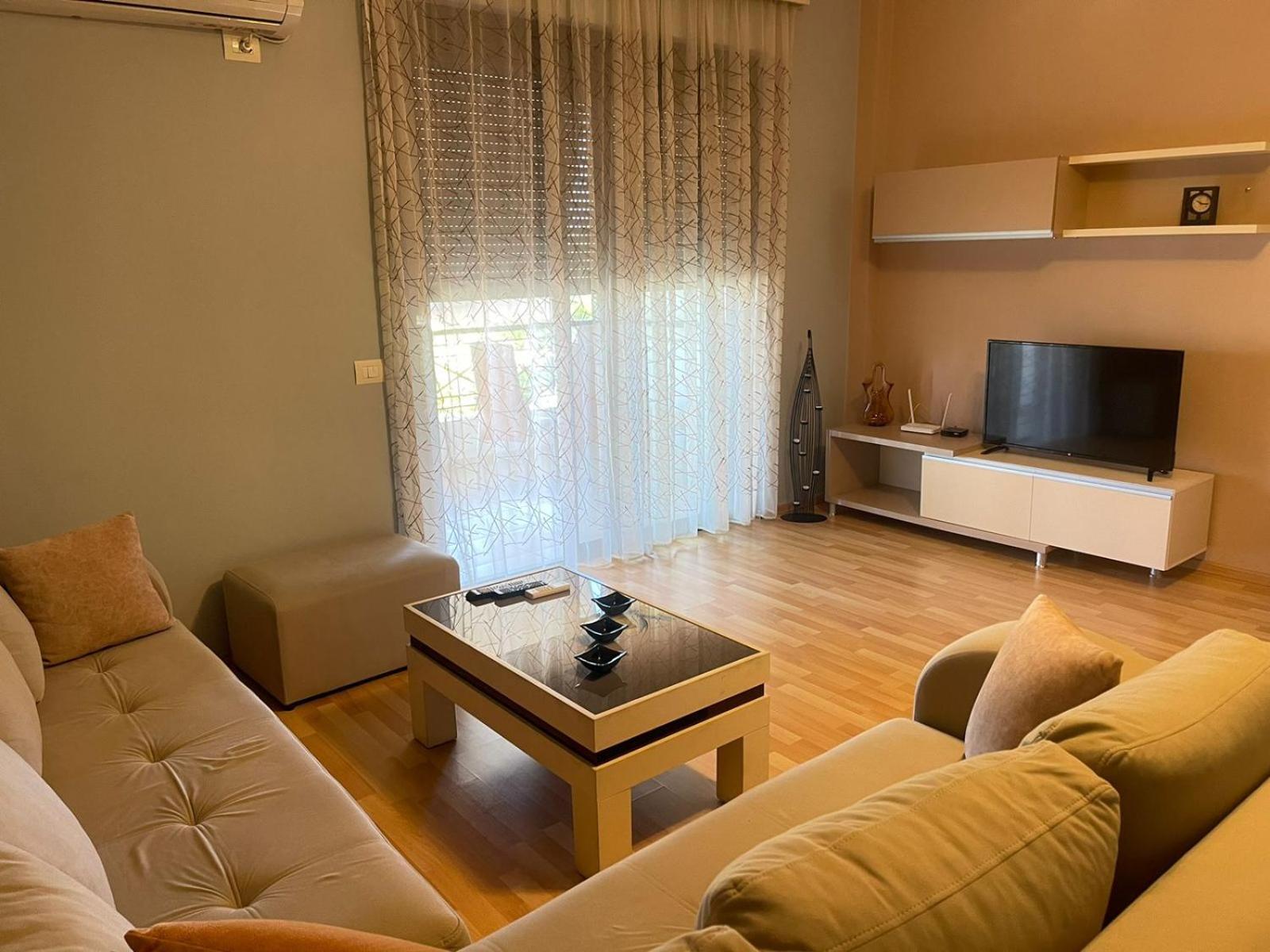 Xhemi'S Apartment Sarande Exterior photo